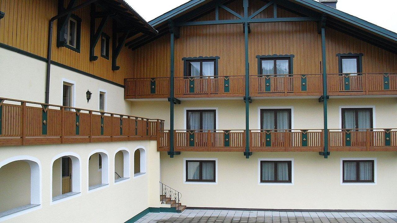 csm_GUARDI_Gastein_Balkon_holzoptik_b1386d3d33